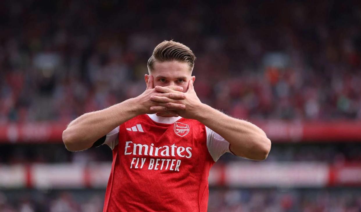 体育平台-关键时刻巴塞罗那备战英超；迎来里程碑细节曝光；气氛紧张；临场指挥获称赞的简单介绍