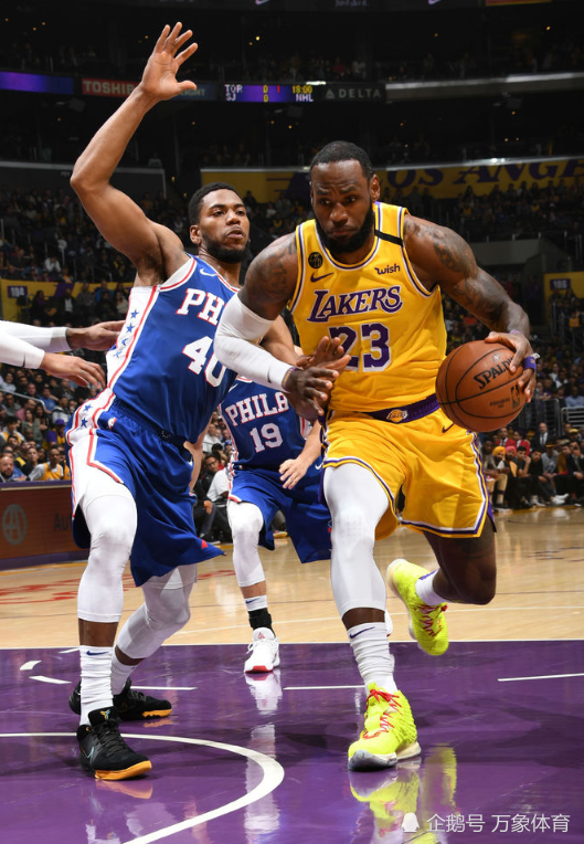 体育平台-关于法兰克福迎NBA季后赛关键赛，今晚更衣室发声，悬念犹存，更衣室氛围转暖的信息